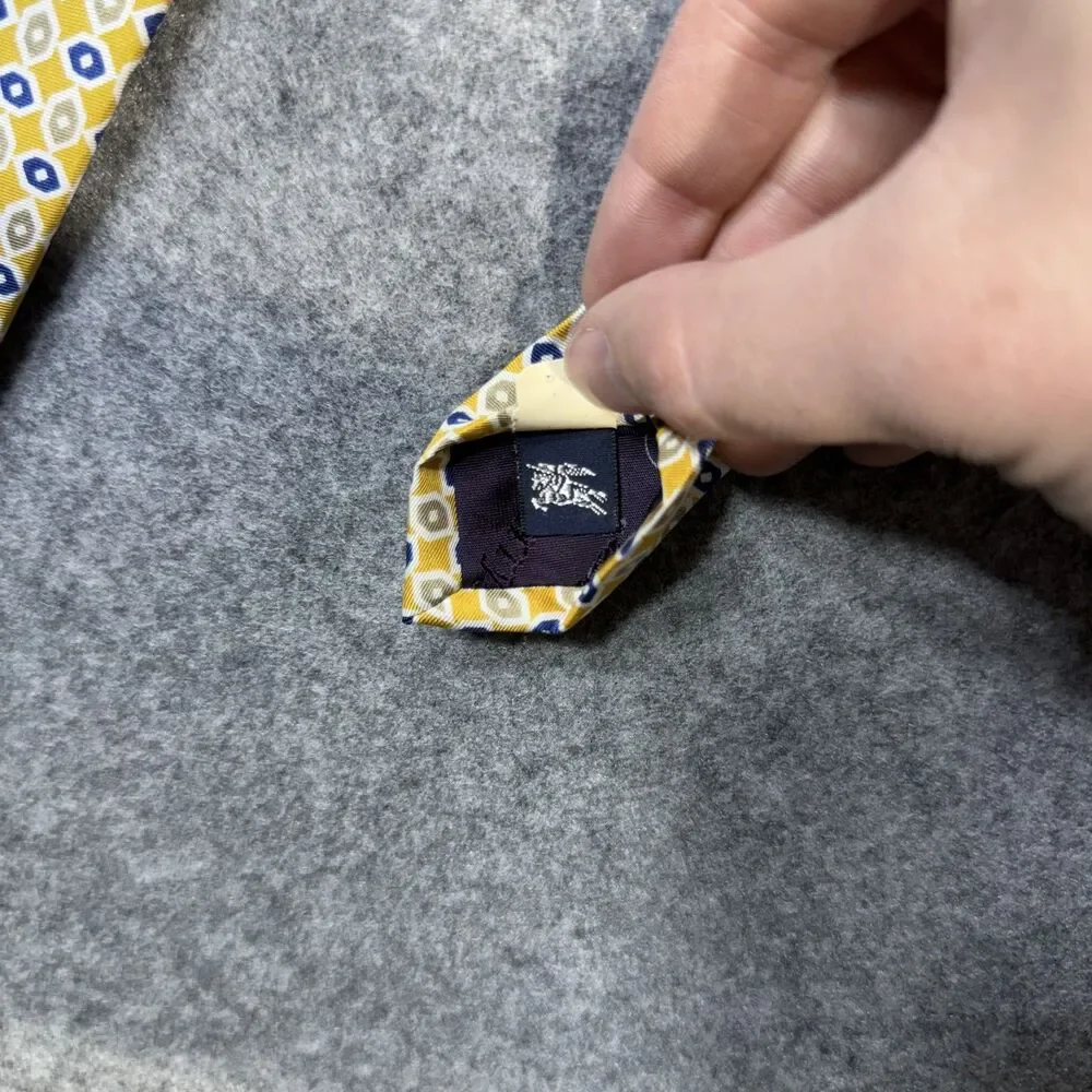 Burberry's London Pure Silk Hand Sewn Dress Tie Men's Yellow &‎ Blue Color NEW